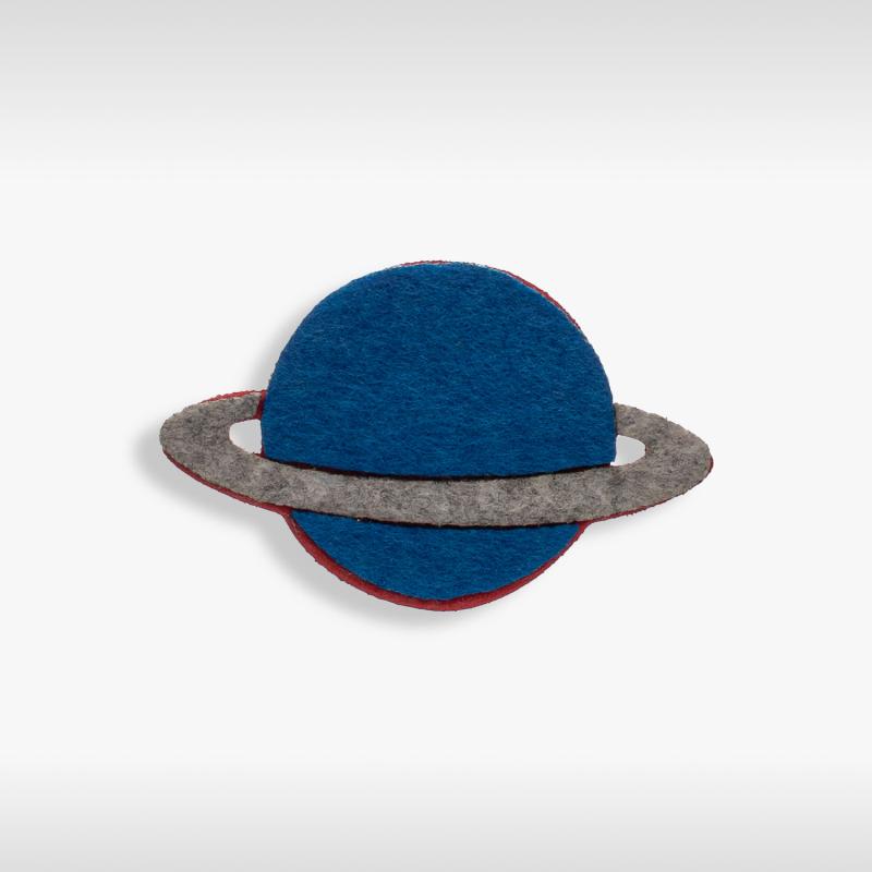 PLANET KING SIZE PIN